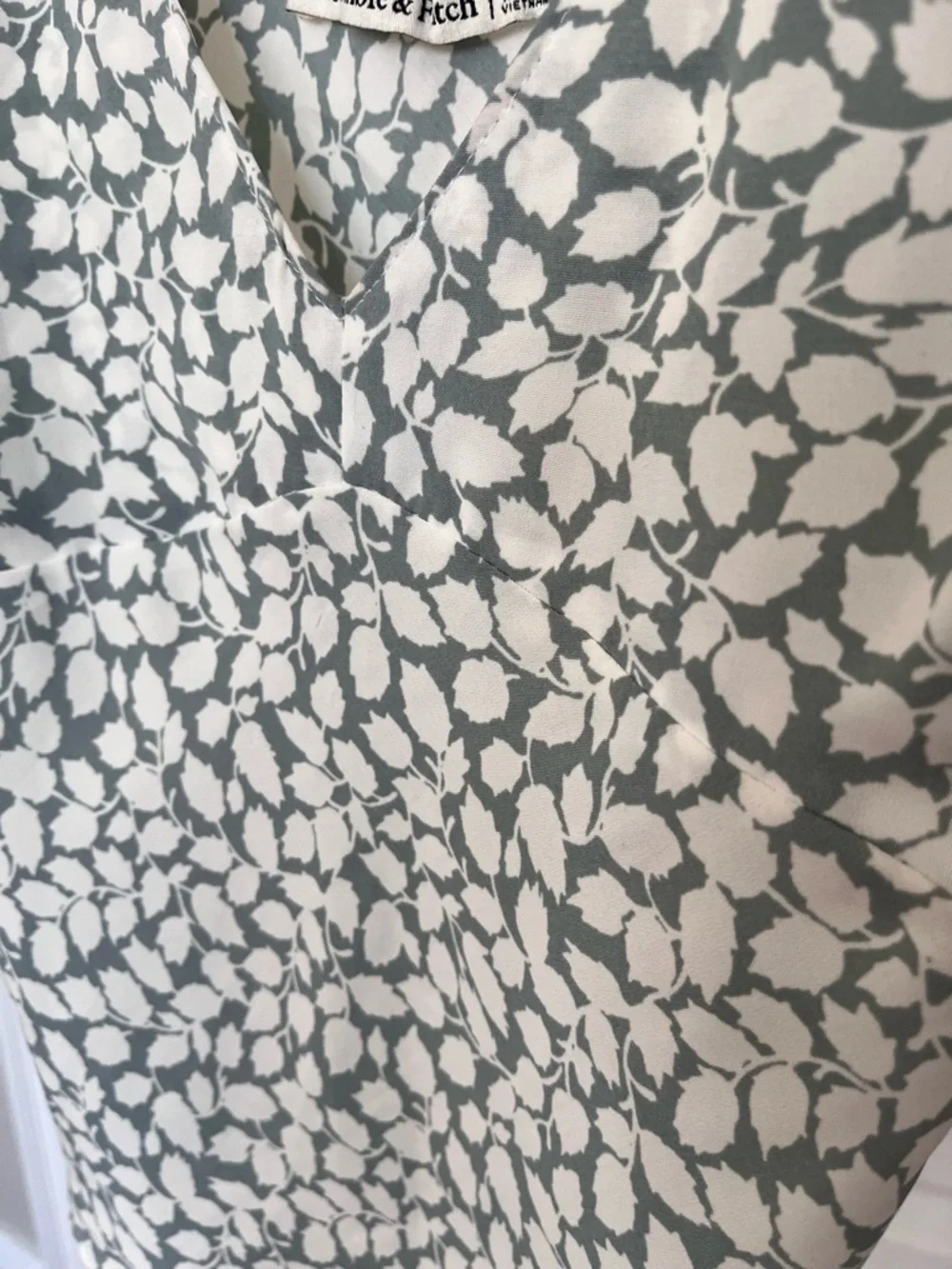 Abercrombie & Fitch Cream and Gray Floral Tank - Picture 4 of 7